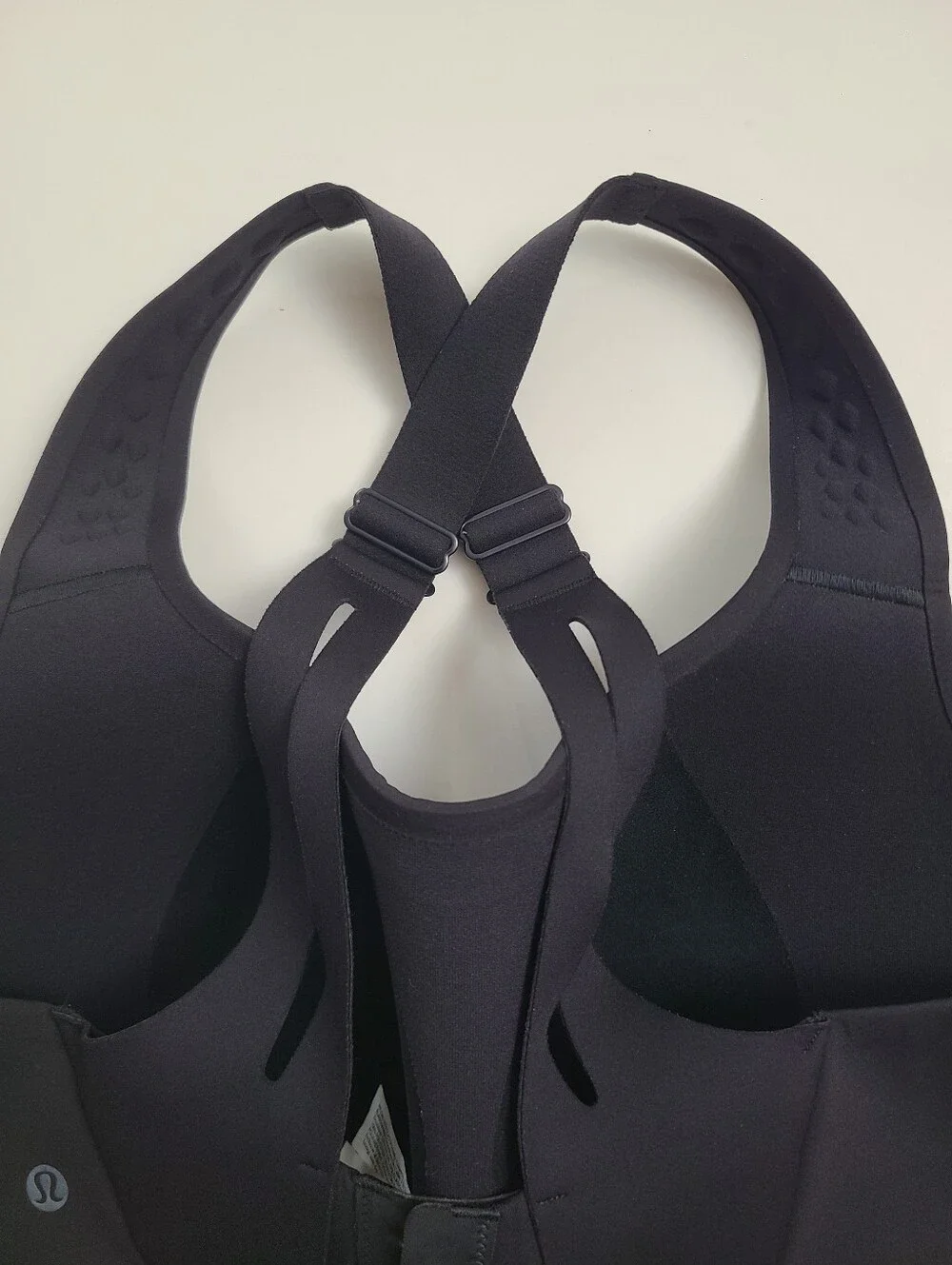 Lululemon AirSupport Bra High Support Sports Bra Size 36DDD Black EUC!